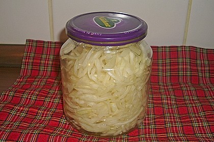 Sauerkraut in einem Glas selbst gemacht 27