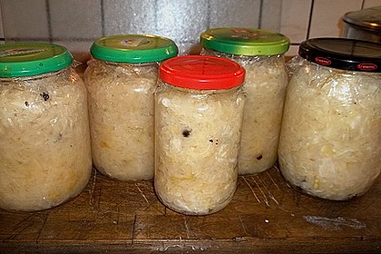 Sauerkraut in einem Glas selbst gemacht 3
