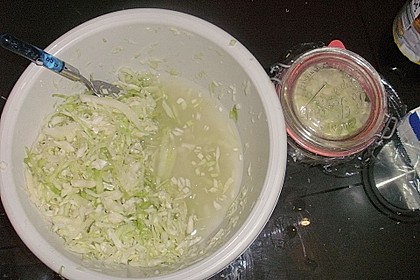 Sauerkraut in einem Glas selbst gemacht 29