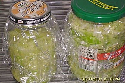 Sauerkraut in einem Glas selbst gemacht 40