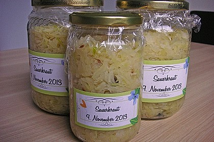 Sauerkraut in einem Glas selbst gemacht 10