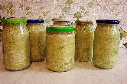 Sauerkraut in einem Glas selbst gemacht 48