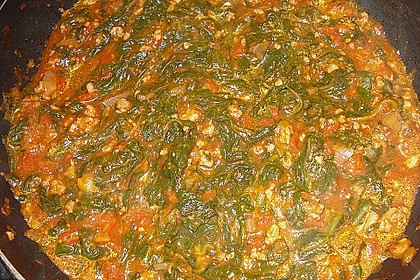 Scharfe Hackfleischsauce mit Spinat 3