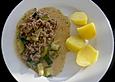 Hackfleisch - Zucchini -  Pfanne mit Salzkartoffeln