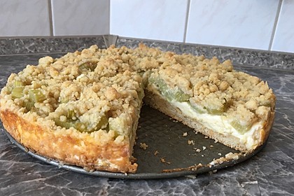 Rhabarberkuchen mit Vanillecreme und Streusel 36