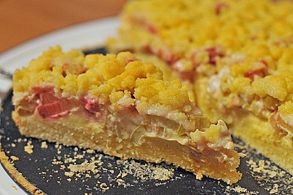 Rhabarberkuchen mit Vanillecreme und Streusel 28