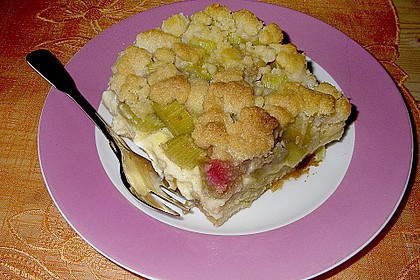 Rhabarberkuchen mit Vanillecreme und Streusel 32
