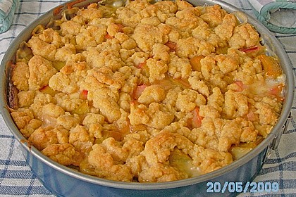 Rhabarberkuchen mit Vanillecreme und Streusel 121