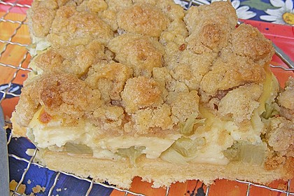Rhabarberkuchen mit Vanillecreme und Streusel 91