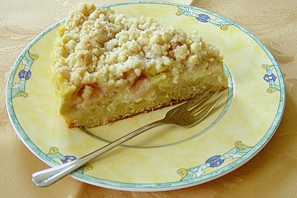 Rhabarberkuchen mit Vanillecreme und Streusel 183