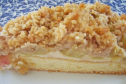 Rhabarberkuchen mit Vanillecreme und Streusel 178