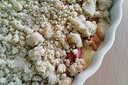 Rhabarberkuchen mit Vanillecreme und Streusel 203