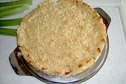 Rhabarberkuchen mit Vanillecreme und Streusel 157