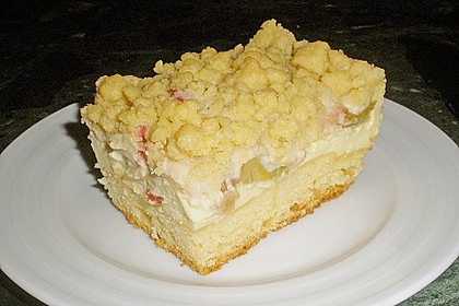 Rhabarberkuchen mit Vanillecreme und Streusel 71
