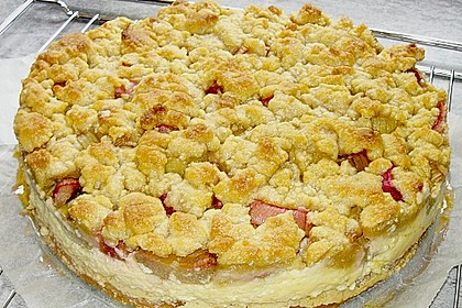 Rhabarberkuchen mit Vanillecreme und Streusel 95