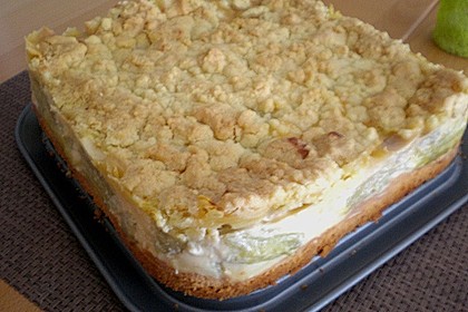 Rhabarberkuchen mit Vanillecreme und Streusel 189