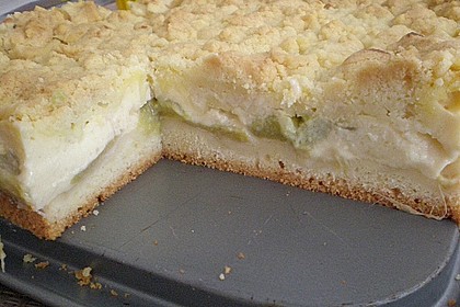 Rhabarberkuchen mit Vanillecreme und Streusel 148