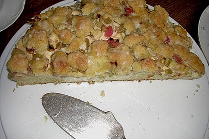 Rhabarberkuchen mit Vanillecreme und Streusel 168