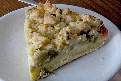 Rhabarberkuchen mit Vanillecreme und Streusel 159