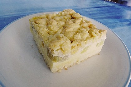 Rhabarberkuchen mit Vanillecreme und Streusel 94