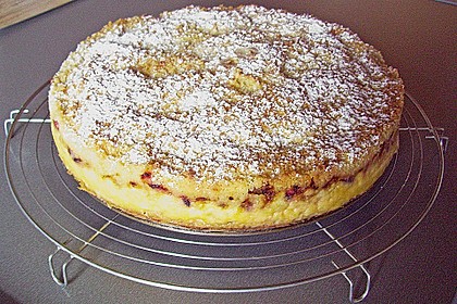 Rhabarberkuchen mit Vanillecreme und Streusel 144