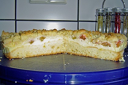 Rhabarberkuchen mit Vanillecreme und Streusel 122