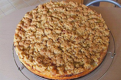 Rhabarberkuchen mit Vanillecreme und Streusel 118