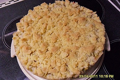 Rhabarberkuchen mit Vanillecreme und Streusel 153