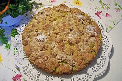 Rhabarberkuchen mit Vanillecreme und Streusel 200