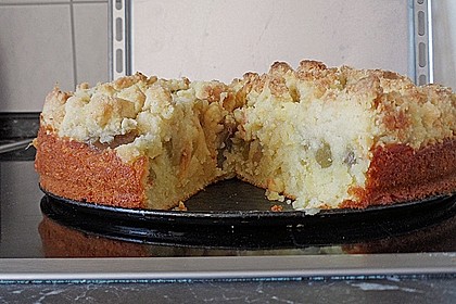 Rhabarberkuchen mit Vanillecreme und Streusel 205