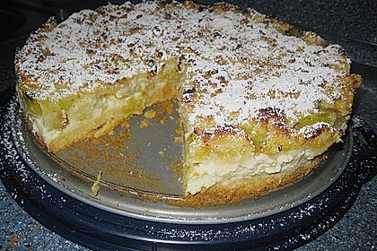 Rhabarberkuchen mit Vanillecreme und Streusel 136