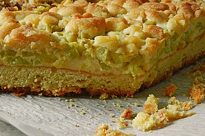 Rhabarberkuchen mit Vanillecreme und Streusel 66