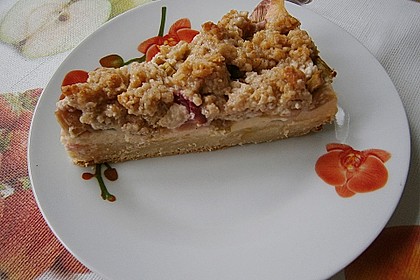 Rhabarberkuchen mit Vanillecreme und Streusel 127