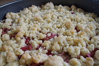 Rhabarberkuchen mit Vanillecreme und Streusel 140