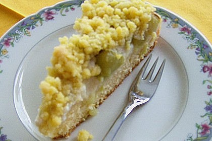 Rhabarberkuchen mit Vanillecreme und Streusel 187