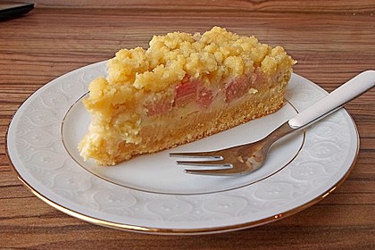 Rhabarberkuchen mit Vanillecreme und Streusel 7