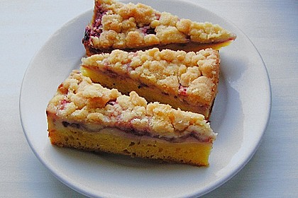 Rhabarberkuchen mit Vanillecreme und Streusel 52