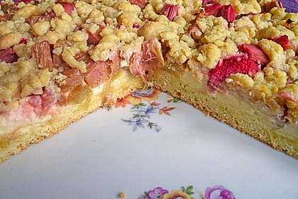 Rhabarberkuchen mit Vanillecreme und Streusel 16