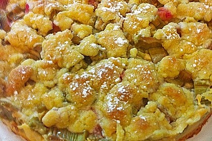 Rhabarberkuchen mit Vanillecreme und Streusel 83