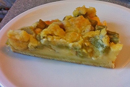 Rhabarberkuchen mit Vanillecreme und Streusel 206