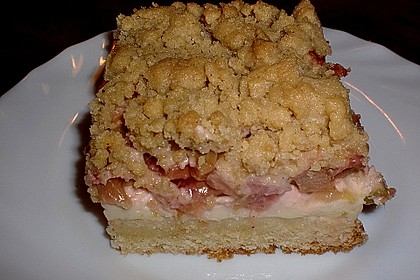 Rhabarberkuchen mit Vanillecreme und Streusel 116