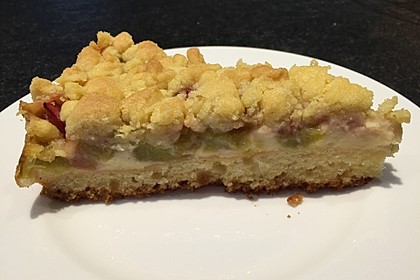Rhabarberkuchen mit Vanillecreme und Streusel 35