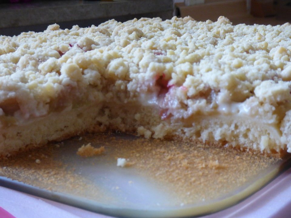 Rhabarberkuchen mit Vanillecreme und Streusel (Rezept mit Bild ...