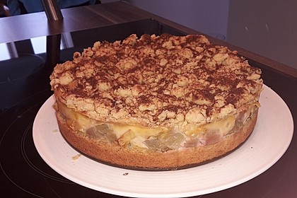 Rhabarberkuchen mit Vanillecreme und Streusel 46