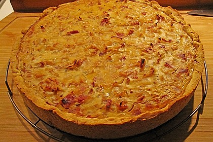 Schwäbischer Zwiebelkuchen mit Speck 3