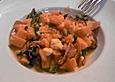 K&uuml;rbissalat mit Spinat und Feta