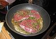 Filetsteak mit einer Zwiebel-Rotwein So&szlig;e