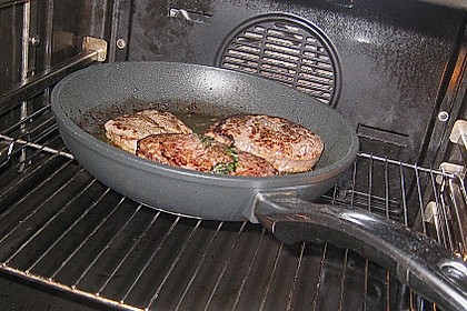 Filetsteak mit einer Zwiebel-Rotwein So&szlig;e 1