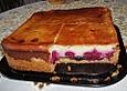 K&auml;sekuchen mit Mohn und Kirschen