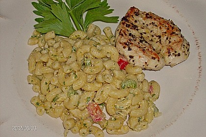 Amerikanischer Nudelsalat
